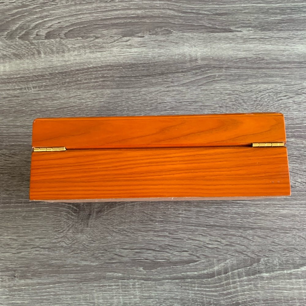 ❌❌SOLD❌❌ Gray & Sons watch box with cleaning cloth - Picture 10 of 15